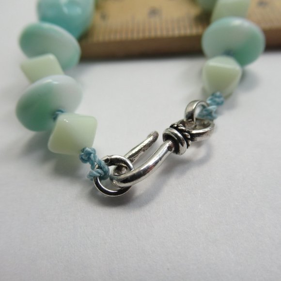 Uranium and Czech glass bead necklace - Picture 7 of 11